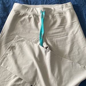 Women’s Figs Livingston basic scrub pants, M.